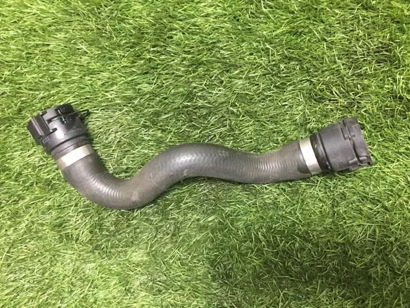 Патрубок отопителя BMW 5 E60/E61 M54B30 2003 - изображение 1