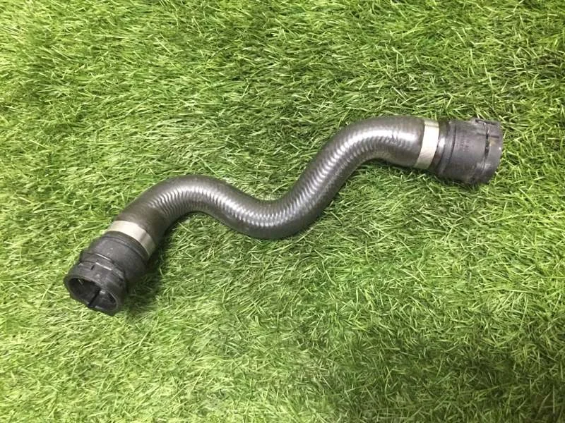 Патрубок отопителя BMW 5 E60/E61 M54B30 2003 - миниатюра 2