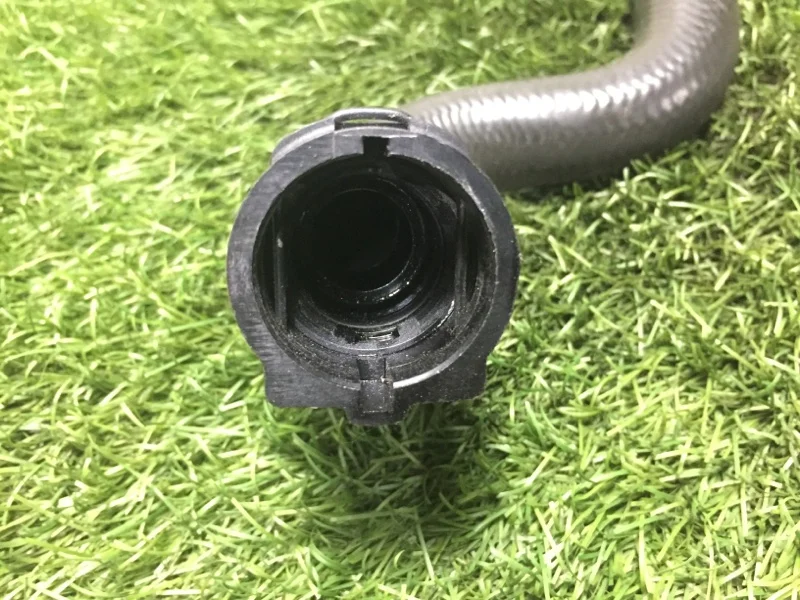 Патрубок отопителя BMW 5 E60/E61 M54B30 2003 - миниатюра 3
