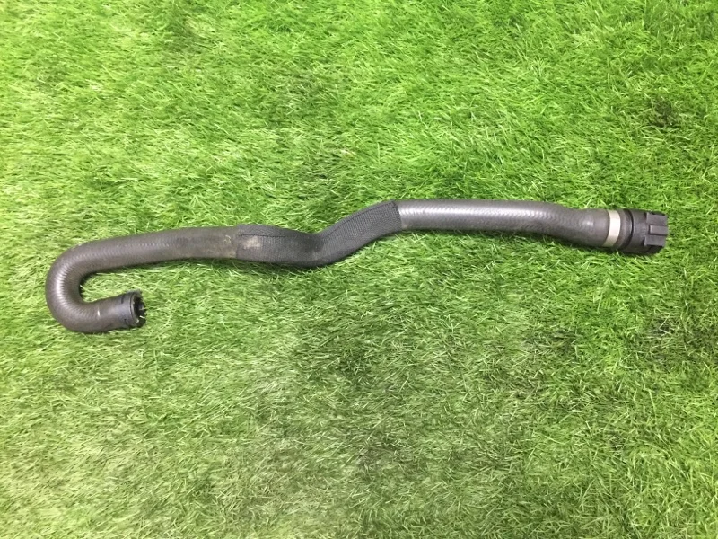 Патрубок отопителя BMW 5 E60/E61 M54B30 2003 - миниатюра 2