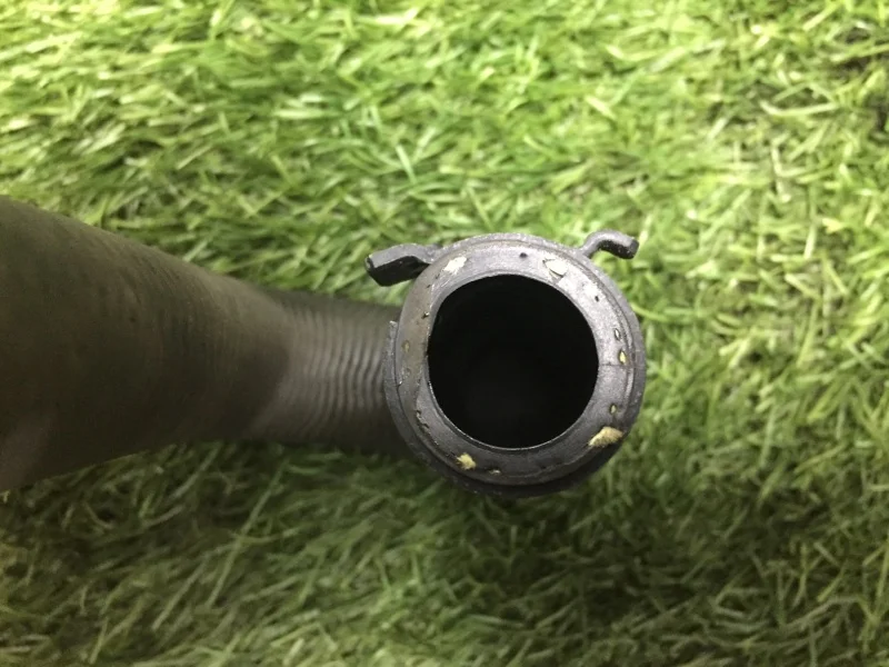 Патрубок отопителя BMW 5 E60/E61 M54B30 2003 - миниатюра 3