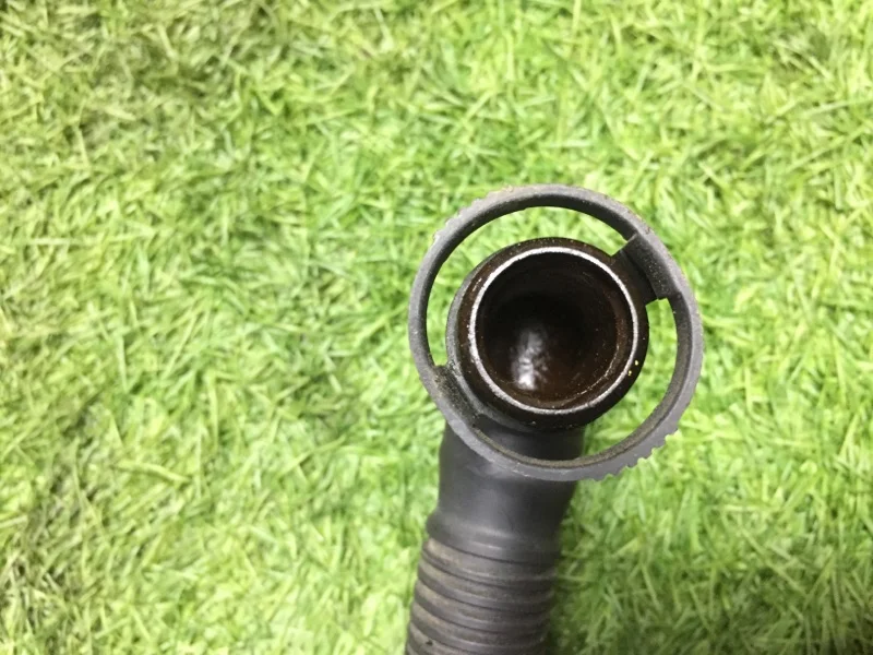 Трубка картерных газов BMW 5 E60/E61 M54B30 2003 - миниатюра 4