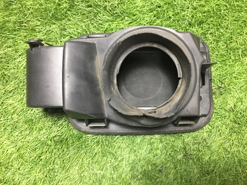 Лючок бензобака BMW 5 E60/E61 M54B30 2004 - миниатюра 2