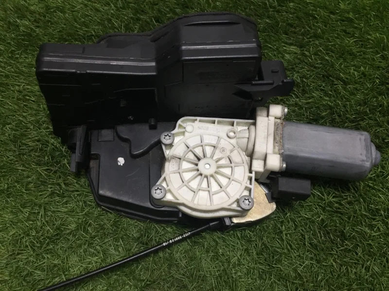 Замок двери передний правый BMW 7 E65 N62B44 2005 - миниатюра 4