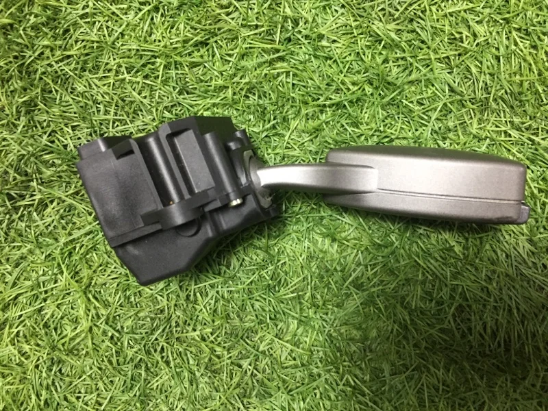 Переключатель подрулевой BMW 7 E65 N62B44 2005 - миниатюра 4