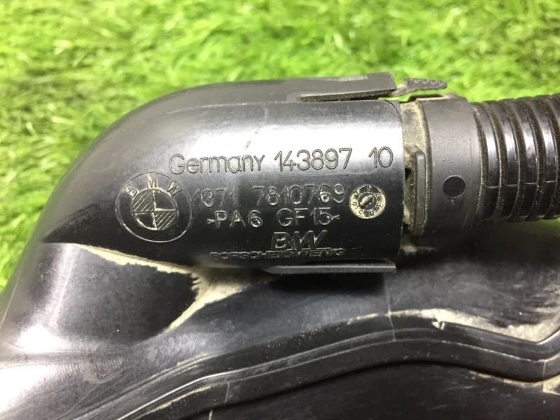 Патрубок воздушного фильтра BMW X5 E70 N57D30B - миниатюра 7