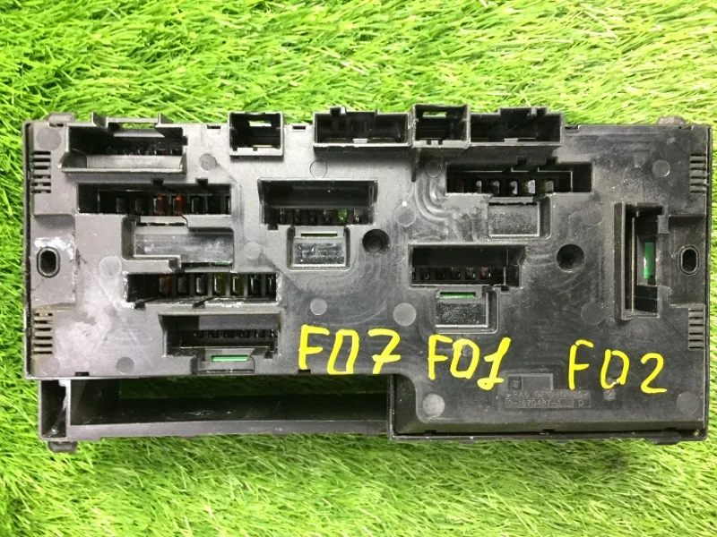 Блок предохранителей передний 5 F10 - миниатюра 2