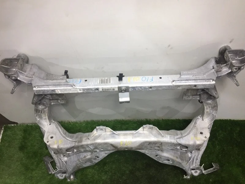 Балка подрамник передняя BMW 5 F10/F11 N52B25 2010 - миниатюра 2