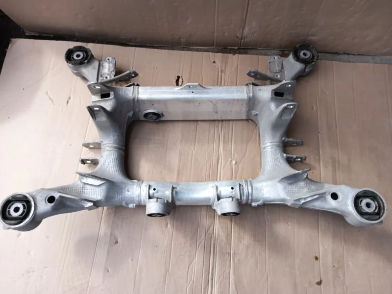 Балка подрамник передняя BMW 7 F02 N63B44A 2010 - миниатюра 9