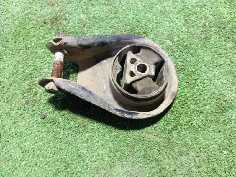 Опора КПП подушка задняя Mazda 3 BK Z6 652169 2007 - миниатюра 2