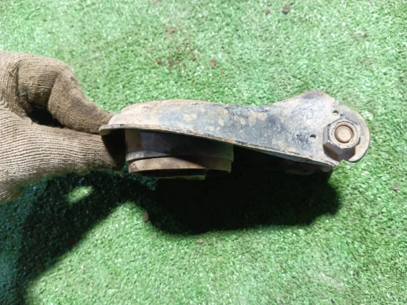 Опора КПП подушка задняя Mazda 3 BK Z6 652169 2007 - миниатюра 4