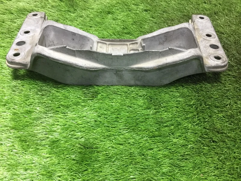 Кронштейн КПП BMW 5 E60/E61 M54B30 2004 - миниатюра 4