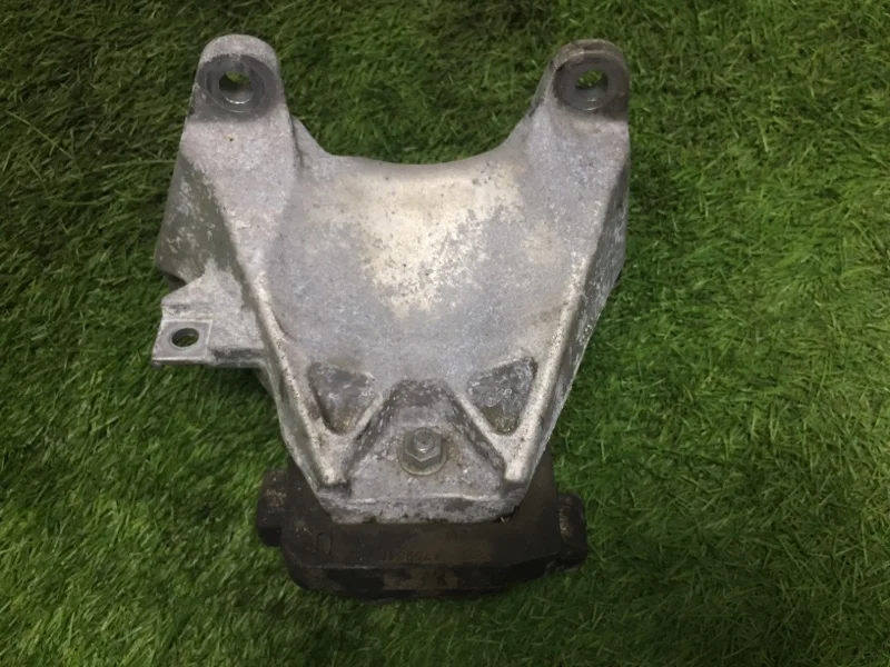 Кронштейн КПП BMW 5 F10/F11 N47D20C 2015 - миниатюра 4