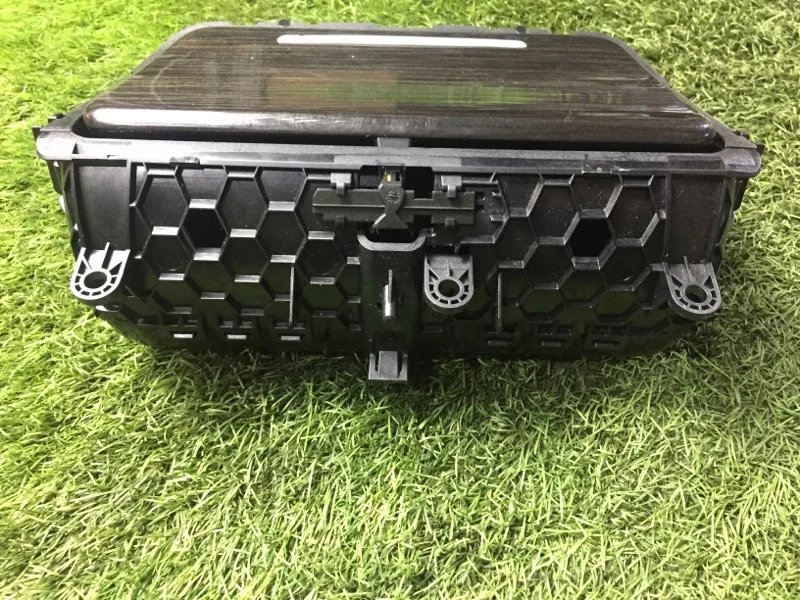 Подстаканник передний BMW 5 F10/F11 N47D20C 2015 - миниатюра 3