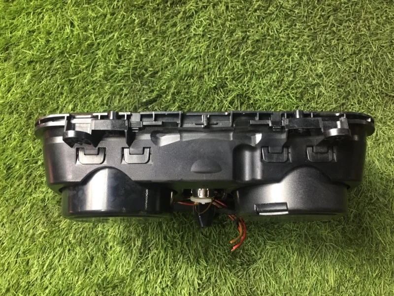 Подстаканник передний BMW 5 F10/F11 N47D20C 2015 - миниатюра 5