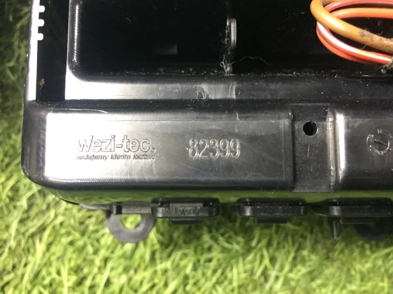 Подстаканник передний BMW 5 F10/F11 N47D20C 2015 - миниатюра 9
