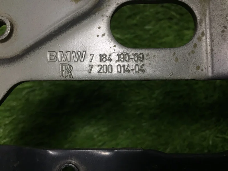 Петля капота правая BMW 7 F02 N63B44A 2010 - миниатюра 7