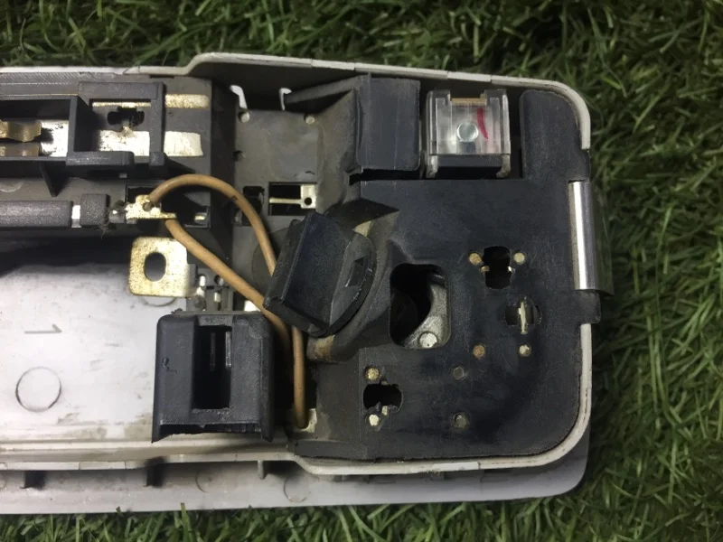Плафон салонный передний Mazda 3 BK Z6 652169 2007 - миниатюра 5