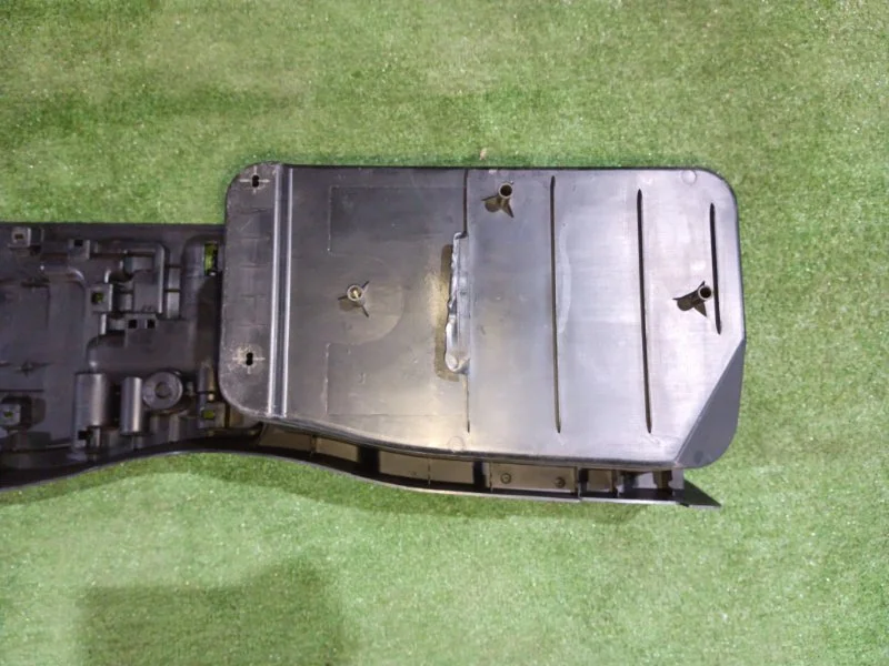 Крышка аккумулятора BMW X6 E71 N63B44A 2009 - миниатюра 7
