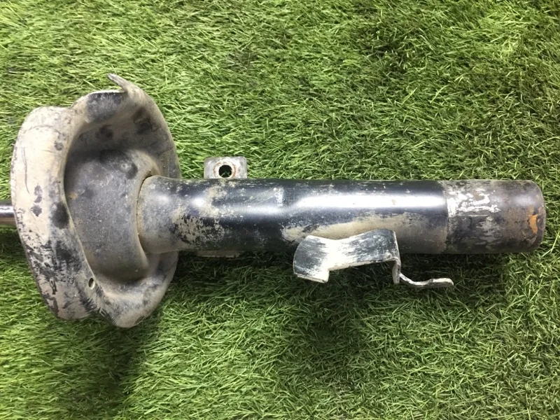 Амортизатор передний левый Mazda 3 BK Z6 652169 - миниатюра 3