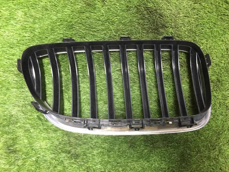 Решетка радиатора левая BMW 5 F10/F11 N47D20C 2015 - миниатюра 2