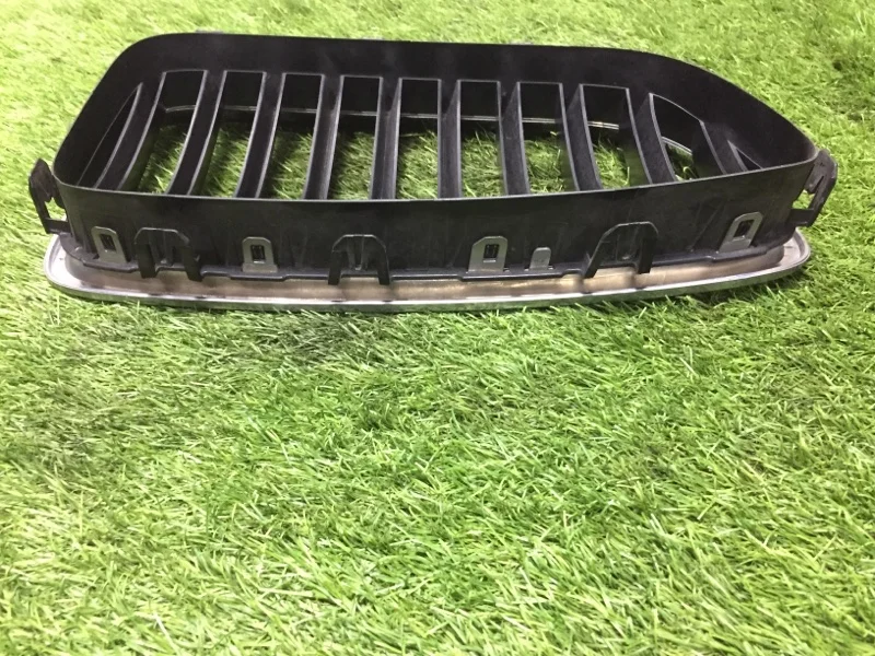 Решетка радиатора левая BMW 5 F10/F11 N47D20C 2015 - миниатюра 5