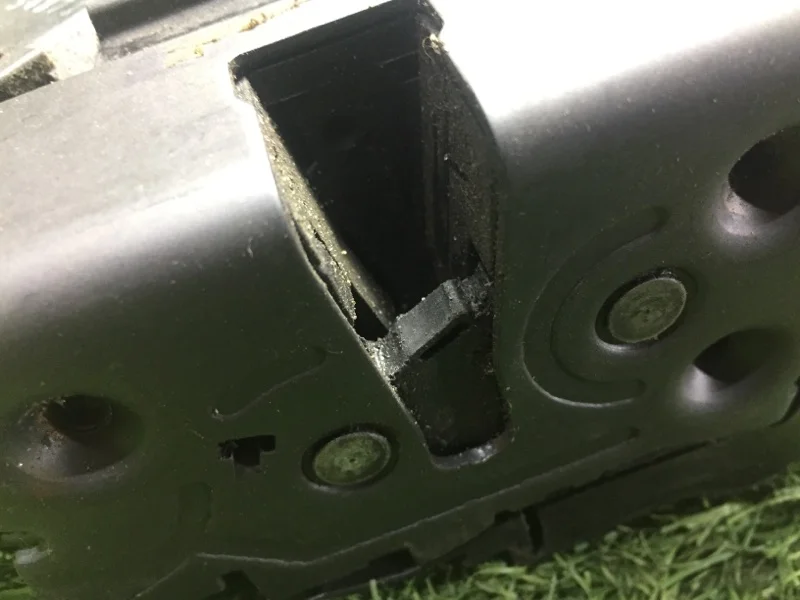 Замок двери задний правый Mazda 3 BK Z6 652169 - миниатюра 9
