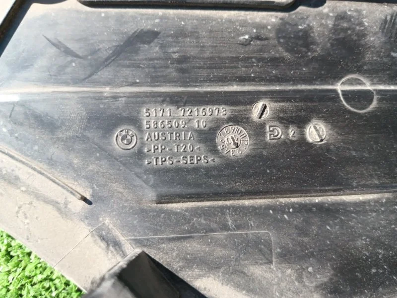 Водосток жабо, решетка левый BMW 7 F02 N63B44A - миниатюра 7