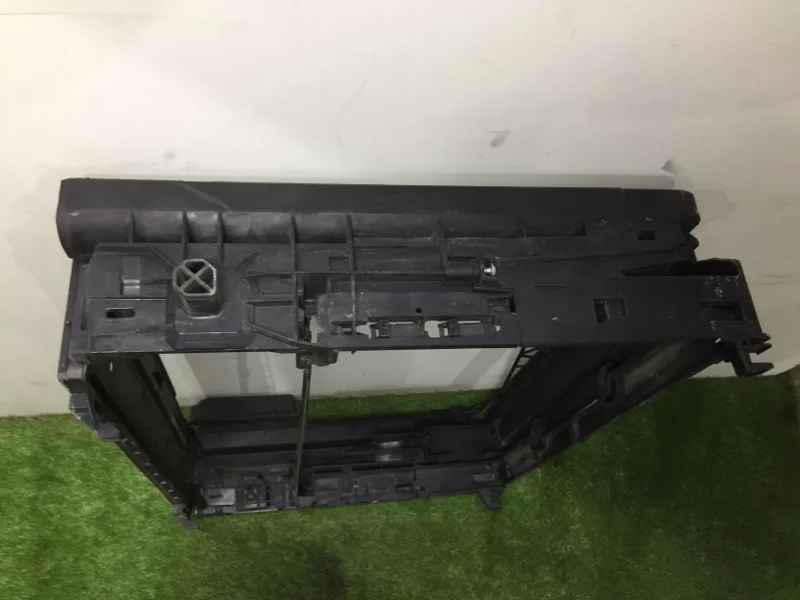 Рамка радиаторов (кассета) BMW 5 F10/F11 N47D20C - миниатюра 4