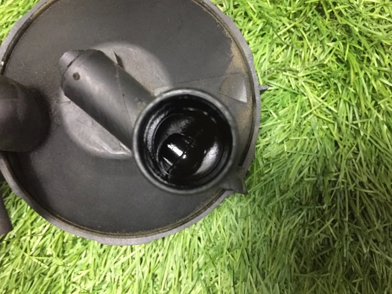 Клапан вентиляции картерных газов BMW 5 E60/E61 - миниатюра 6