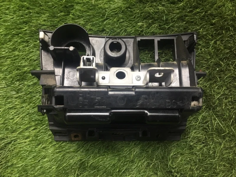 Пепельница передняя Mazda 3 BK Z6 652169 2007 - миниатюра 3