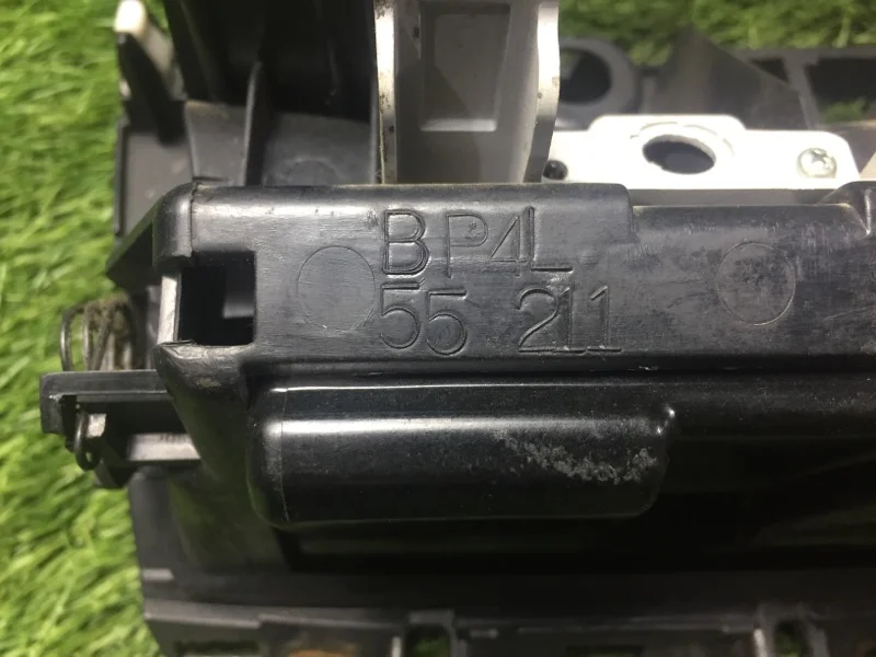 Пепельница передняя Mazda 3 BK Z6 652169 2007 - миниатюра 9