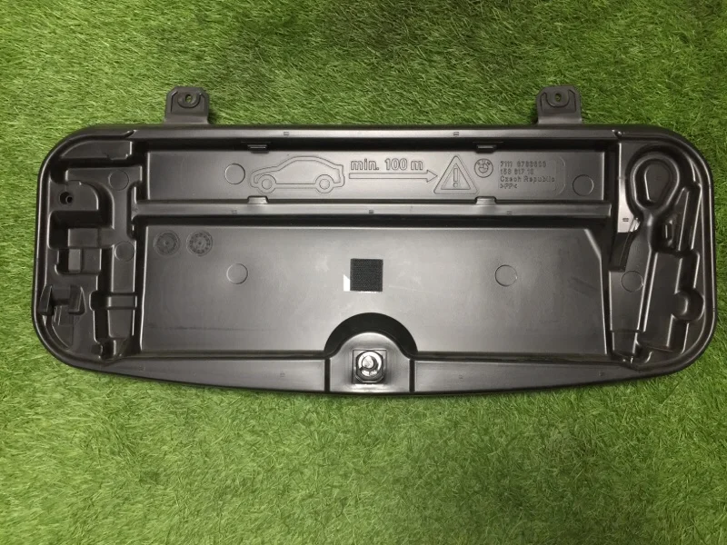 Ящик для инструментов BMW 5 F10/F11 N47D20C 2015 - миниатюра 3
