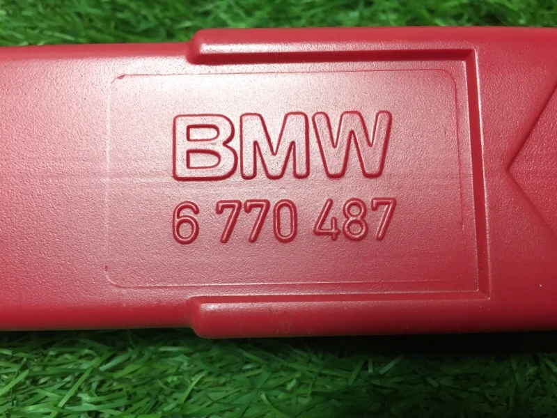 Ящик для инструментов BMW 5 F10/F11 N47D20C 2015 - миниатюра 5