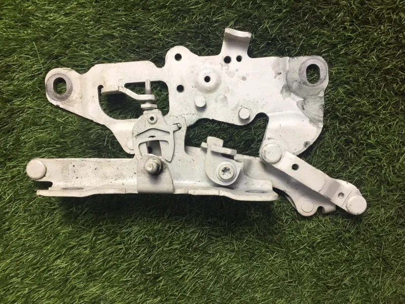 Петля капота левая BMW 5 F10/F11 N47D20C 2015 - изображение 1