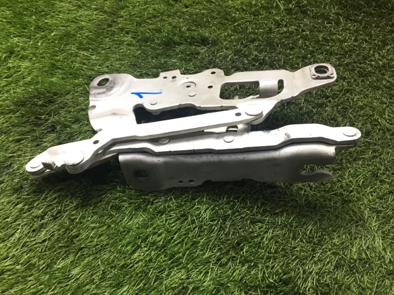 Петля капота левая BMW 5 F10/F11 N47D20C 2015 - миниатюра 3
