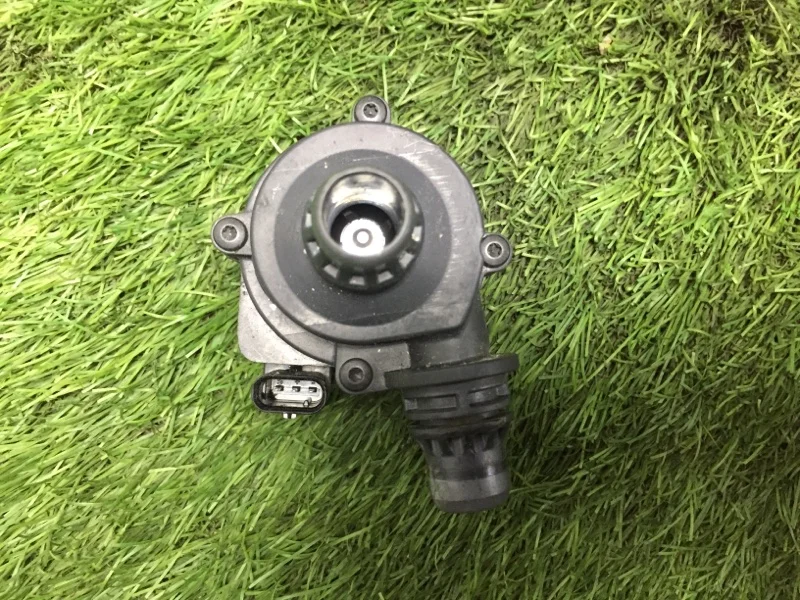Насос водяной (помпа) BMW 5 F10/F11 N47D20C 2015 - миниатюра 6