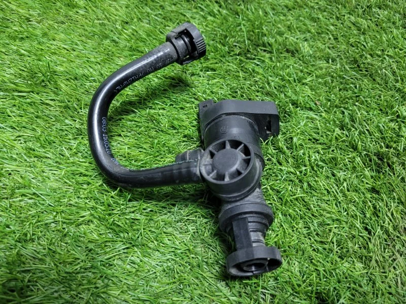 Клапан вентиляции топливного бака BMW X5 E70 - изображение 1