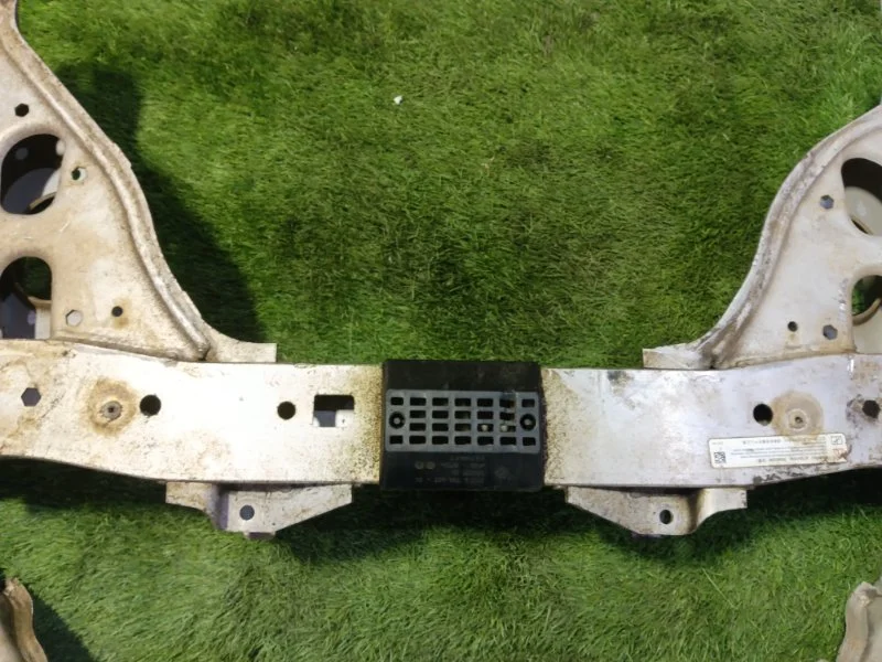 Балка подрамник передняя BMW X1 E84 N46B20 2011 - миниатюра 6