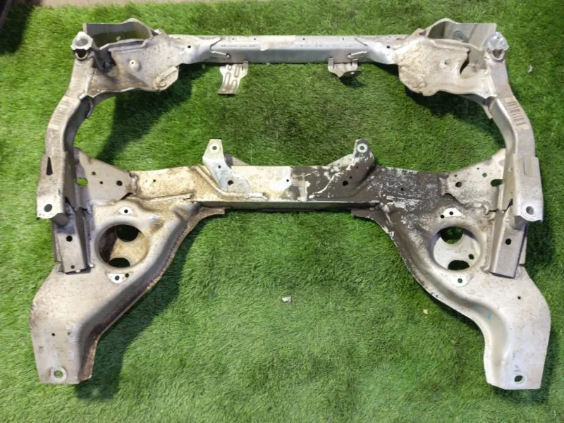 Балка подрамник передняя BMW X1 E84 N46B20 2011 - миниатюра 9