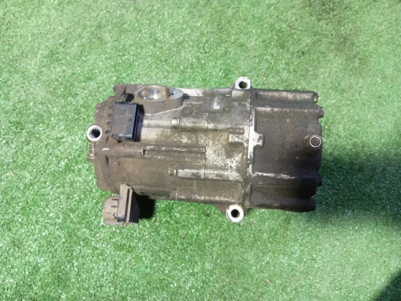 Компрессор кондиционера BMW 7 F02 N63B44A 2010 - миниатюра 2