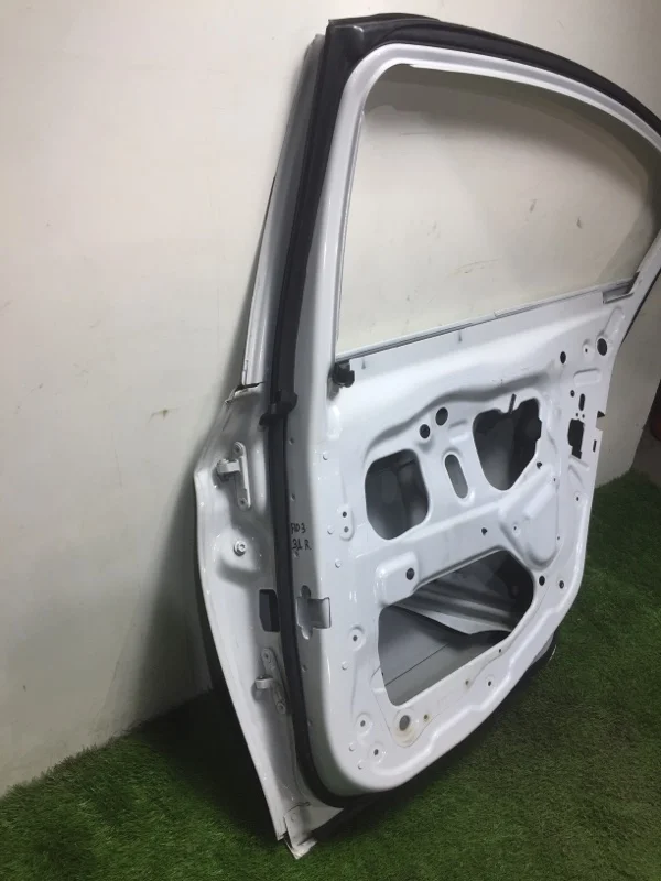 Дверь задняя правая BMW 5 F10/F11 N47D20C 2015 - миниатюра 8