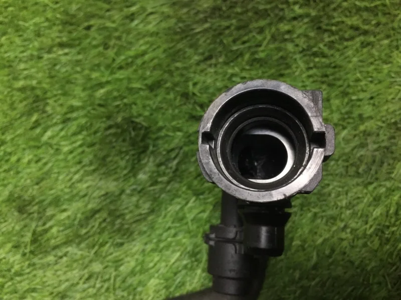 Патрубок системы охлаждения BMW 5 F10/F11 N47D20C - миниатюра 3