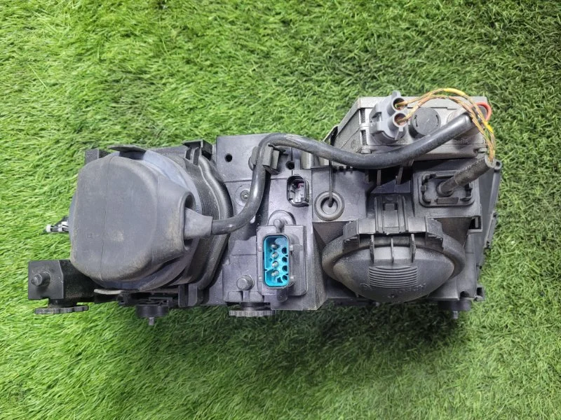 Фара ксеноновая передняя правая BMW 7 E38 M62B44TU - миниатюра 3