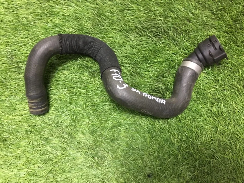 Патрубок системы охлаждения BMW 5 F10/F11 N47D20C - миниатюра 2