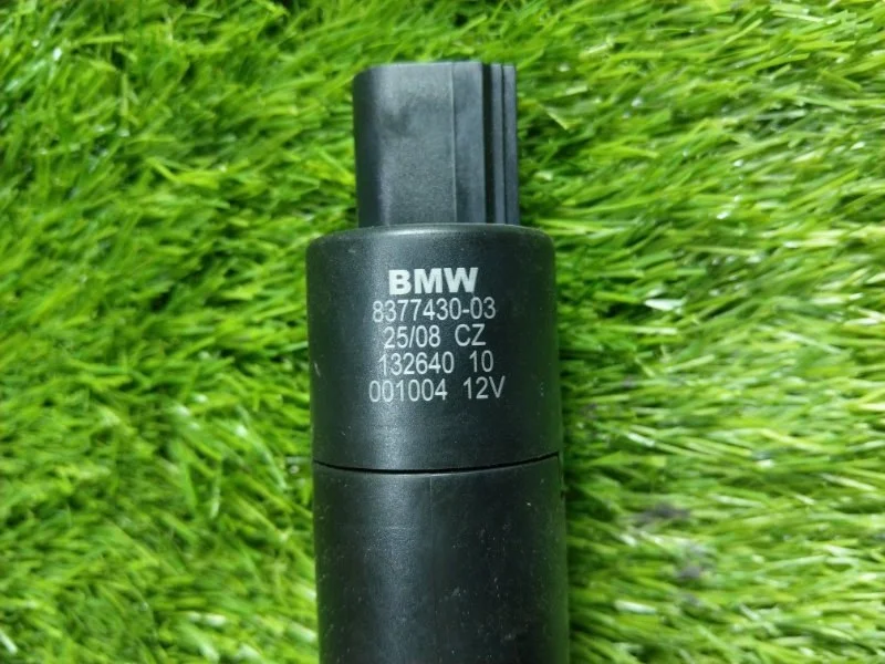 Насос омывателя фар BMW X5 E70 - миниатюра 6