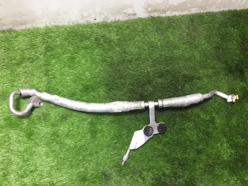 Трубка кондиционера BMW 5 E60/E61 M54B30 2004 - миниатюра 2