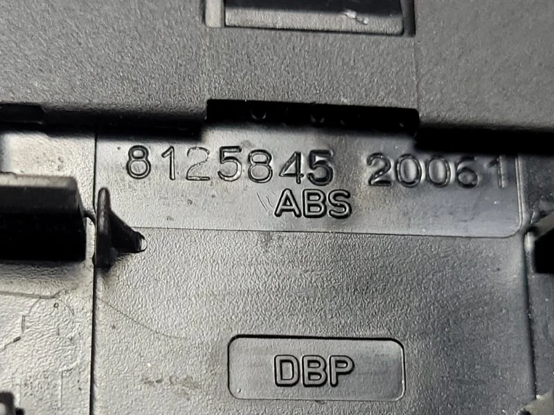 Замок ремня ответка левый BMW 7 E38 M62B44TU 2001 - миниатюра 4