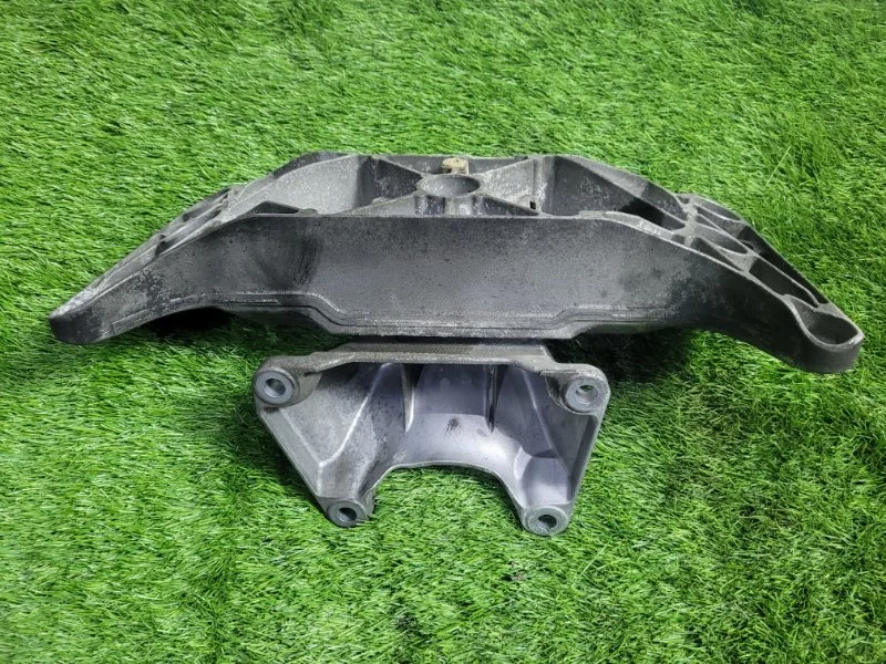 Кронштейн КПП BMW 5 F10/F11 N47D20 2012 - миниатюра 2