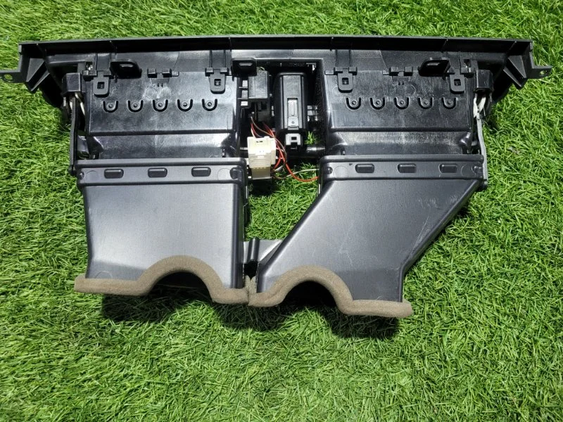 Дефлектор воздушный BMW 5 F10/F11 N47D20 2012 - миниатюра 3